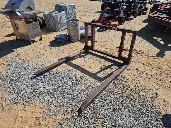 2568 - 3PT HITCH HAY FORKS