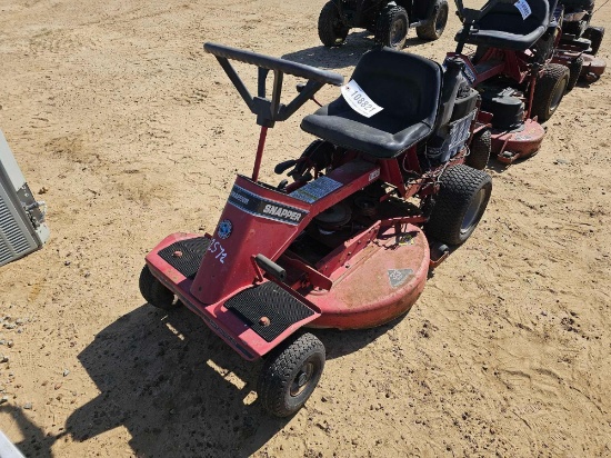 2572 - 33" SNAPPER RIDING LAWN MOWER