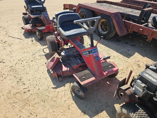 2573 - 42" SNAPPER SR170 RIDING LAWN MOWER
