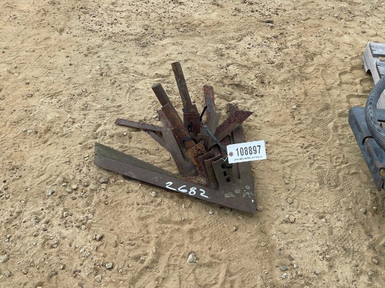 2682 - 8 - PLOW SWEEPS