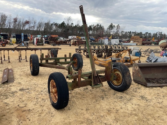 2683 - JOHN DEERE UNDER CARRIAGE