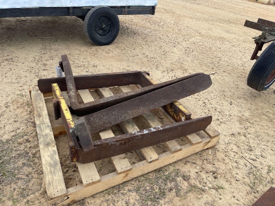 2687 - SET OF FORKS