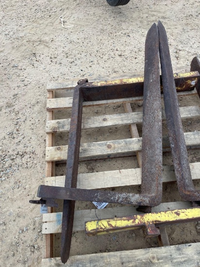2688 - SET OF FORKS