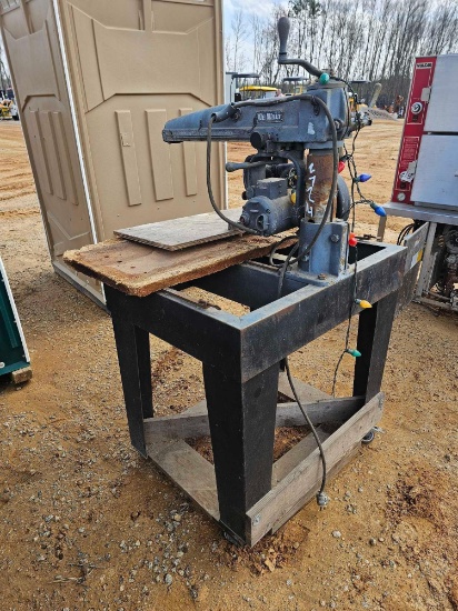 2724 - DEWALT TABLE SAW