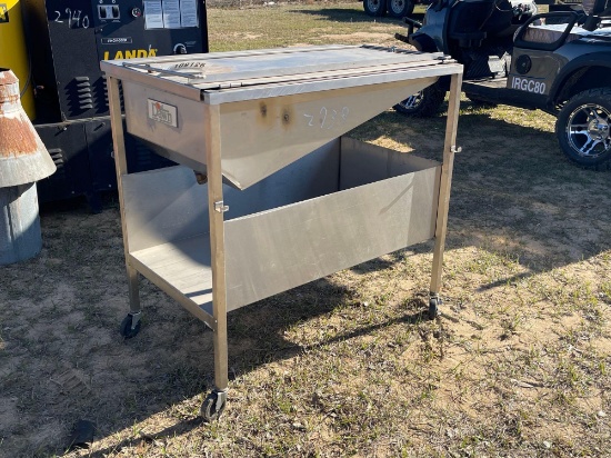 2739 - STAINLESS STEEL DAWN TABLE COMMERCIAL