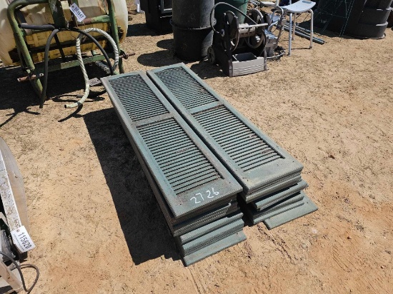 2726 - 28 GREEN PLASTIC SHUTTERS