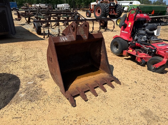 146 - D.E. 36" EXCAVATOR BUCKET