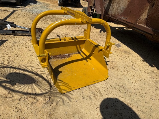 388 - LEINBACH 24" DIRT SCOOP
