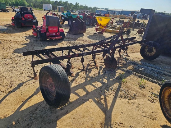 424 - 4 - ROW CULTIVATOR