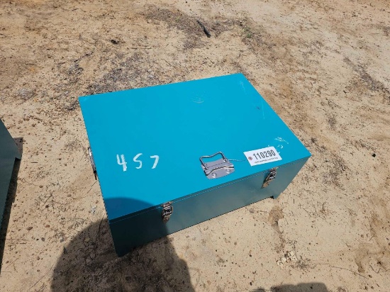 457 - METAL BOX & RATCHET STRAPS