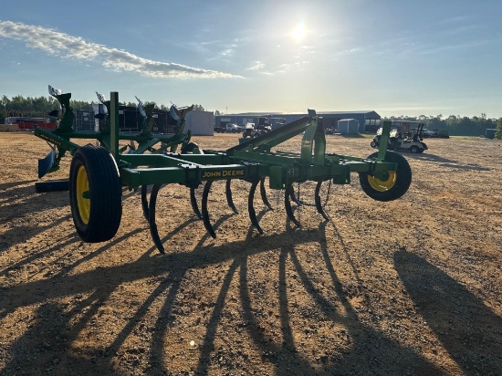 497 - JOHN DEERE 11 SHANK CHISEL PLOW