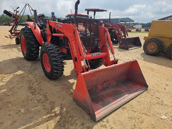 527 - KUBOTA M7060 4WD TRACTOR