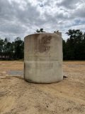 876 - 6000 GALLON POLY TANK