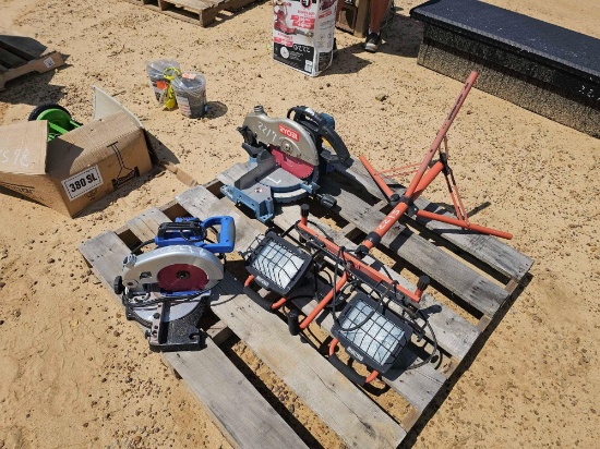 2217 - CRAFTSMAN LIGHT ON STAND & 2 SAWS