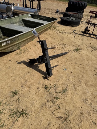 2274 - 3 PT HITCH HAY SPEAR