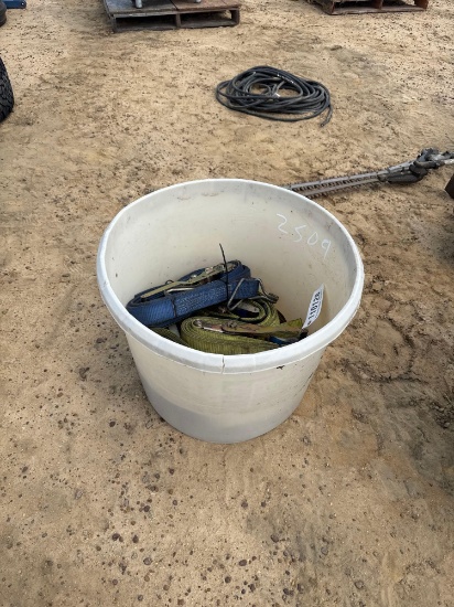 2509 - TUB OF RATCHET STRAPS