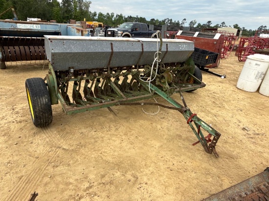 2597 - ABSOLUTE - JOHN DEERE 147B GRAIN DRILL
