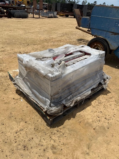 2604 - PALLET OF 16 X 32 " TILE