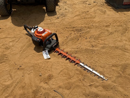 2620 - STIHL HS82R HEDGE TRIMMER