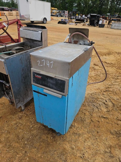 2747 - COMMERCIAL DEEP FRYER