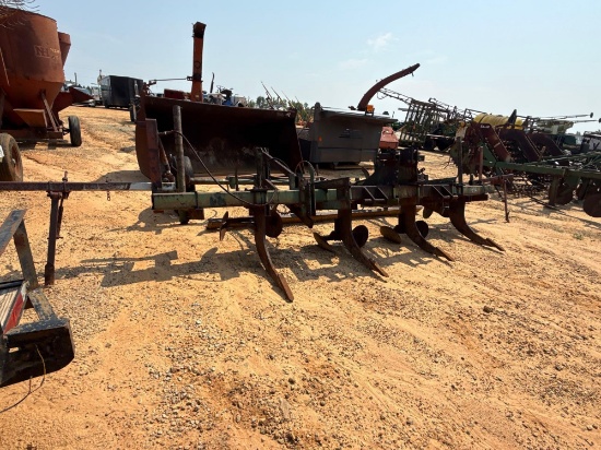 246 - 4 ROW RIPPER BEDDER