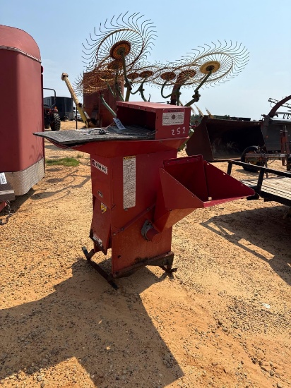 252 - BUSH HOG CS-100P 3PT HITCH