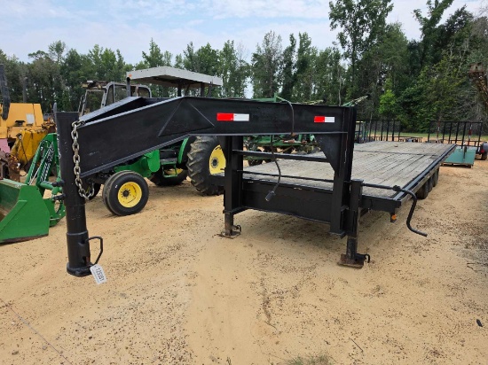 278 - Hooper 30' Triple Axle Gooseneck Trailer *