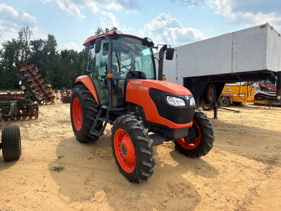 318 - Kubota M7060 Cab 4wd Tractor