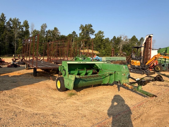 331 - John Deere 348 Baler