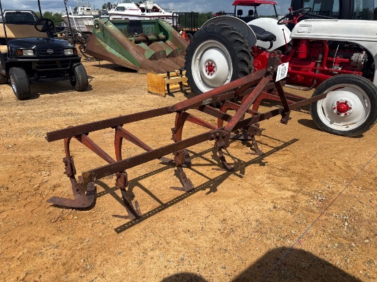 698 - FORD 2 ROW CULTIVATOR