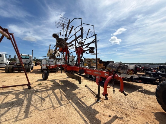 717 - 2019 Kubota Terralink Hay Rake