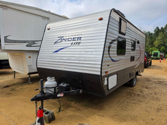 731 - 2017 Keystone 18' Camper *