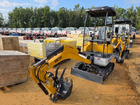 888 - Absolute - Model Me20 Mini Excavator