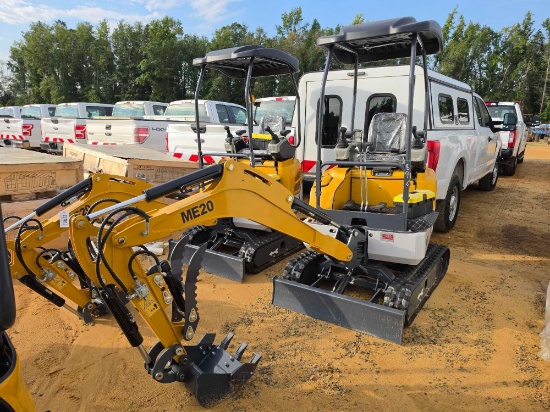 890 - Absolute - Model Me20 Mini Excavator