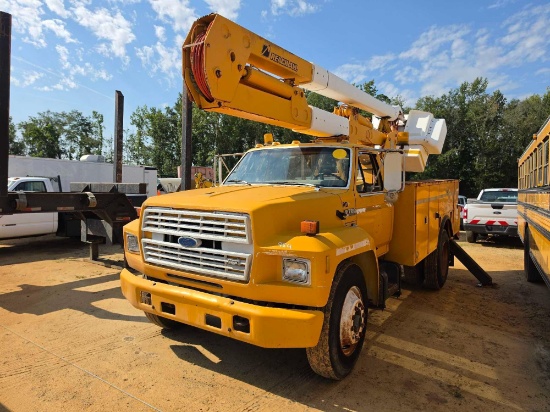 954 - 1991 F700 Bucket Truck- Yellow Dot *