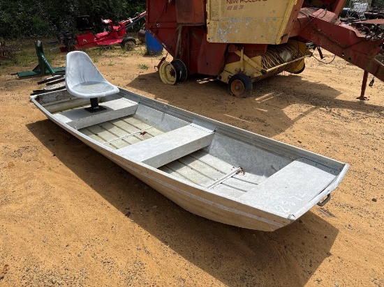 2372 - 10' ALUMINUM BOAT