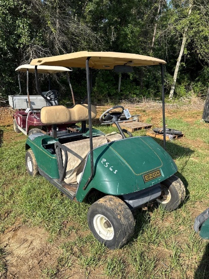 2565 - Ez Go Golf Cart