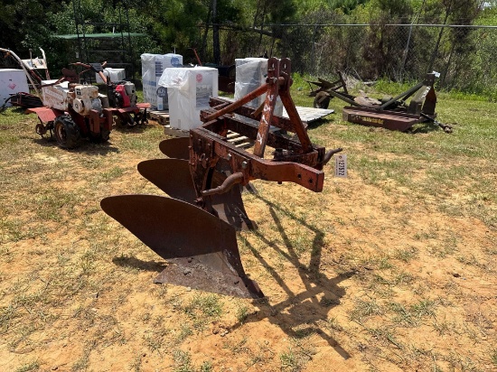 2736 - MASSEY FERGUSON 3 ROW BOTTOM PLOW