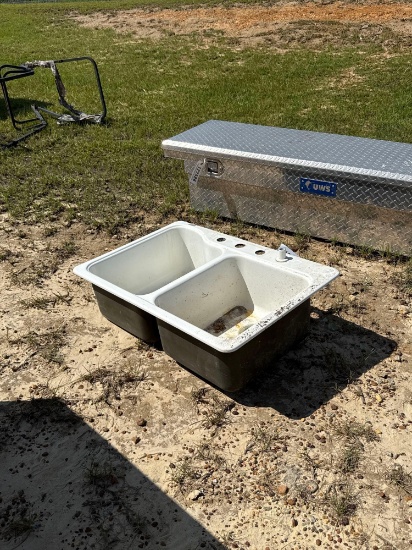 2768 - AMERICAN STANDARD 2 BASIN CAST IRON SINK