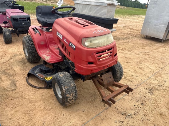2802 - Huskee Lt4200 Riding Mower