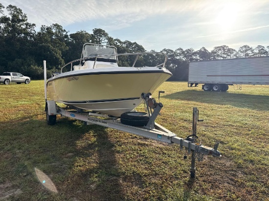1015 - 2004 CENTURY FIBERGLASS BOAT *