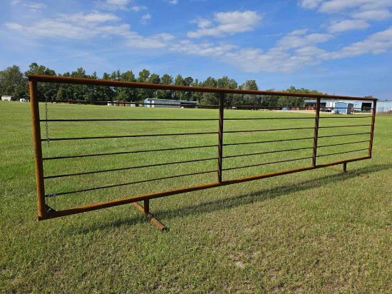 1140 - Heavy Duty 24' Free Standing Corrall Panel