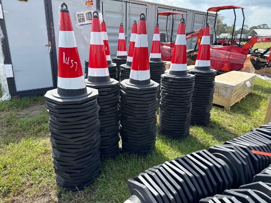 1457 - ABSOLUTE - APPROX 125 TRAFFIC CONES
