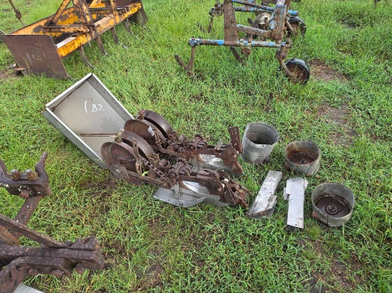 182 - 1 Planter Bin With Parts