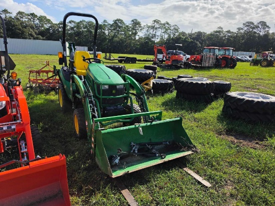 227 - 2021 John Deere 2025r Tractor