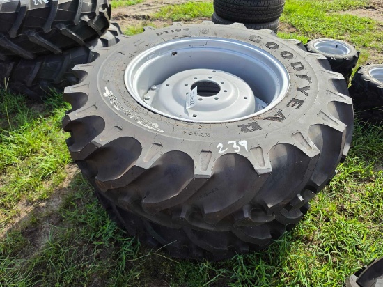 239 - 2 GOODYEAR 14.9-28