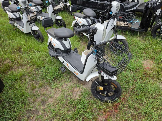 423 - ABSOLUTE 48 VOLT EV SCOOTER
