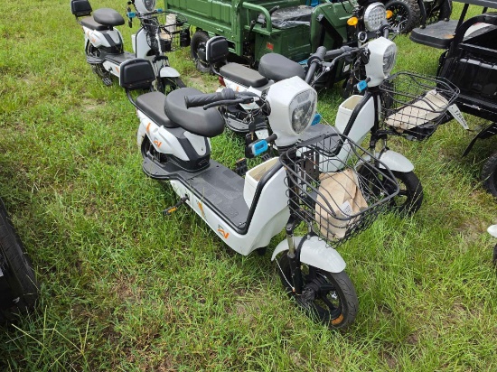 425 - ABSOLUTE 48 VOLT EV SCOOTER