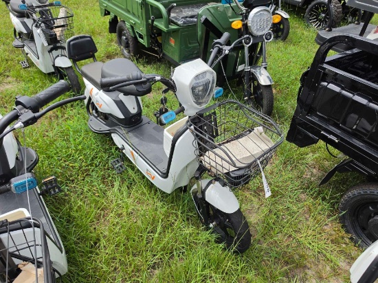 426 - ABSOLUTE 48 VOLT EV SCOOTER