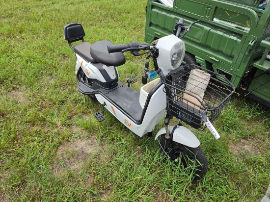 427 - ABSOLUTE 48 VOLT EV SCOOTER